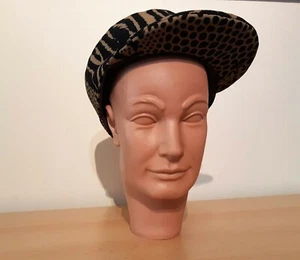 *Handarbeit**Unikat* Schiebermütze Kappe Mütze Leoparden Muster 54,5 cm Karneval - Bild 1 von 3