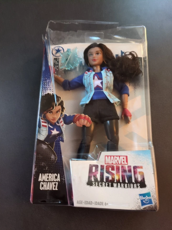 Marvel Rising Secret Warriors. America Chavez Action 12 inch Figure Damaged Box  - Изображение 1 из 3