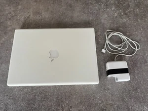 Apple MacBook A1181 13.3" White 2006 2.0 GHz - Afbeelding 1 van 17
