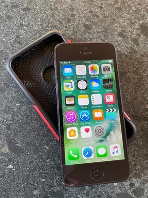 Apple iPhone 5 16GB Slate. Unlocked - Image 1 of 4