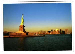 Postcard Statue of Liberty New York City NY Skyline - Picture 1 of 2