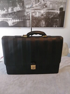 Auténtico maletín Fendi vintage de cuero a rayas negras Foto 1 de 4