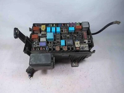 07-09 Toyota FJ Cruiser Main Engine Fuse Box Missing Lid Bottom Cover Cracked - Image 1 of 4