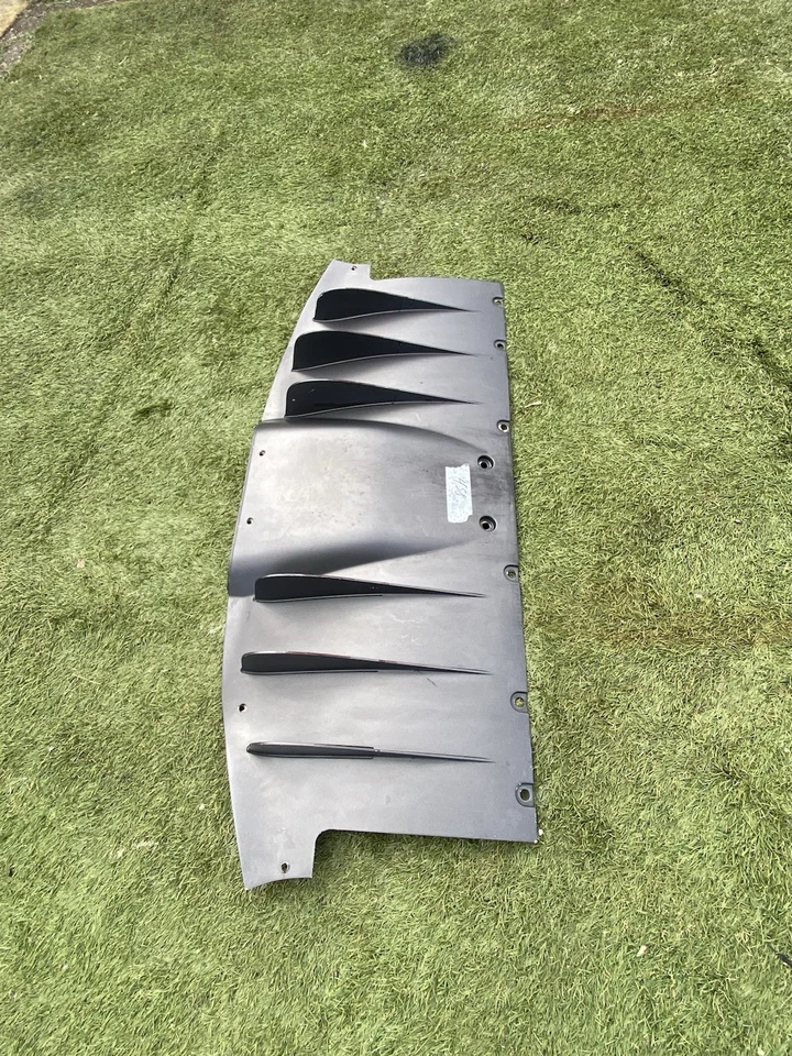 DIFUSOR PARACHOQUES TRASERO FERRARI 458 ITALIA COMPLETO OEM 82456300 82456310 Foto 1 de 3