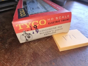 TYCO, HO GUAGE, DAIRYMANS REEFER, HO GUAGE,  SOLD AS PICTURED SEE PHOTOS - Picture 1 of 11