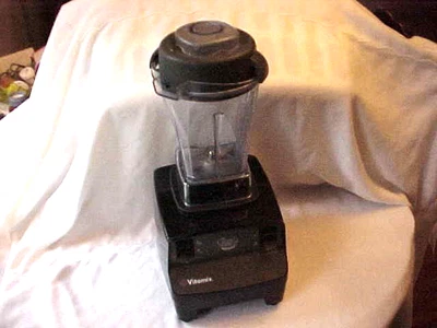 Vitamix Vita-Mix modelo VM0102 funciona muy bien / mucha potencia Foto 1 de 4