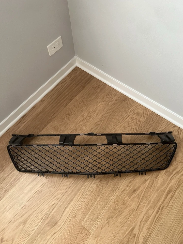 Mercedes Benz R231 SL 550 2013-2016 parrilla delantera inferior OEM Foto 1 de 1