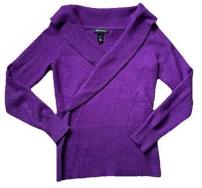 💜Precioso Suéter Envolvente Imitación Púrpura XL Casa Blanca Mercado Negro Usado en Excelente Condición Foto 1 de 4