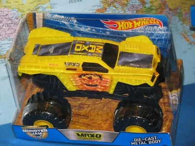 1/24 HOT WHEELS MONSTER JAM MAX-D MAXIMUM DESTRUCTION 25 YEARS ***BRAND NEW*** - Image 1 of 4