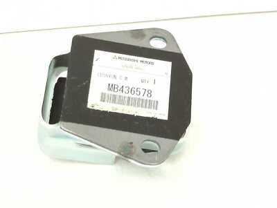 New OEM Genuine Cross Member Mount Cushion 1996-2001 L200 Triton Street MB436578 - Image 1 of 4