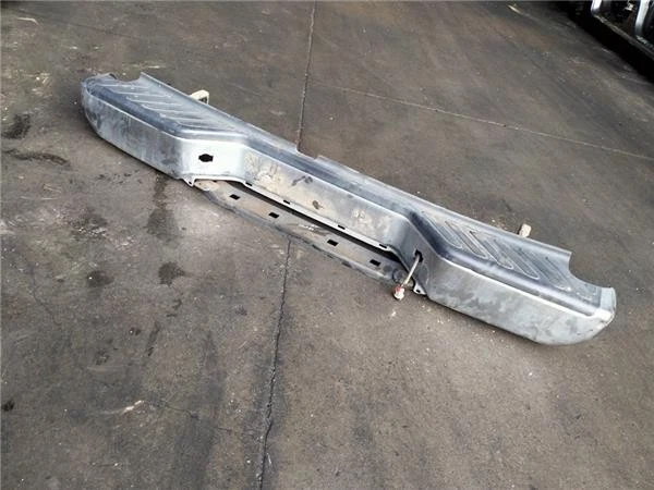 Paragolpes Trasero Nissan navara pickup d40m 2005 25 king cab le 4x4 25 ltr 126 - Imagen 1 de 1