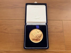 1972 Sapporo Olympics Winter Games Commemorative Medal  Japan - Picture 1 of 6