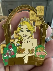 Disney Rapunzel Pin In Her Window With Lanterns LE 100 TANGLED Fantasy Jumbo Pin - Bild 1 von 15