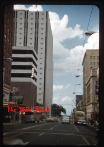 Atlanta Peachtree Street Szene altes Bus Hotel 1961 Kodachrome 35mm Dia - Bild 1 von 1