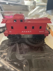Mint Brand New Postwar Lionel 6017-235 Santa Fe Caboose From 1962.UNRUn - Picture 1 of 6