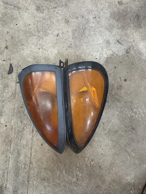 Par de señales de giro Dodge Stealth 94-96 L&R 1999 Mitsubishi 3000gt ver fotos Foto 1 de 3