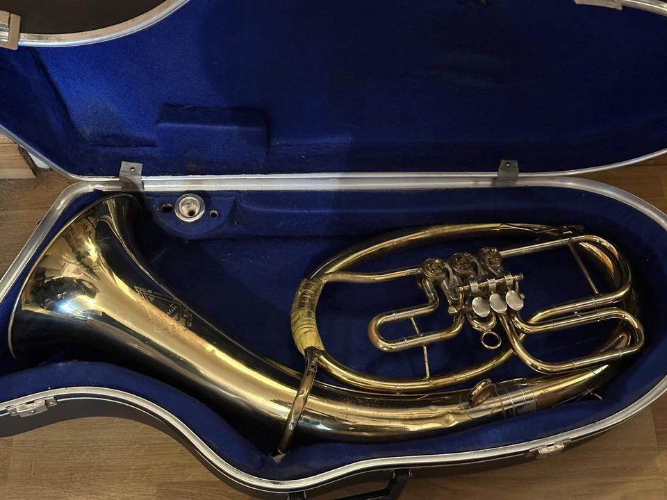 Cuerno tenor vintage de eufonio ovalado con válvula giratoria Amati + estuche y boquilla COMO ESTÁ Foto 1 de 4