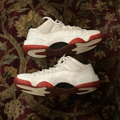 Air Jordan 11 ретро низкий вишневый низ размер 8,5 без коробки - Изображение 1 из 4