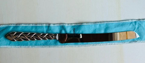 TIFFANY & CO. NEW YORK CITY STERLING SILVER BRAIDED BREAD & CAKE WEDDING KNIFE Cover