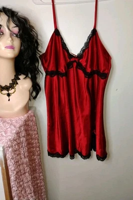 Babydoll Cacique Rojo Satinado Chamse Talla 18/20 Borde Encaje Negro  Foto 1 de 4