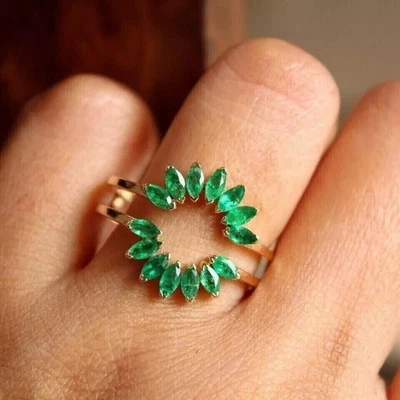 Anillo protector envolvente de mejora de esmeralda creado en laboratorio de marquesa de 2 quilates enchapado en oro amarillo de 14 quilates Foto 1 de 4