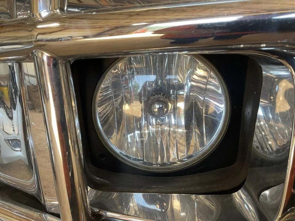 Passenger Right Headlight Fits 03-09 HUMMER H2 4722957 - Image 1 of 1