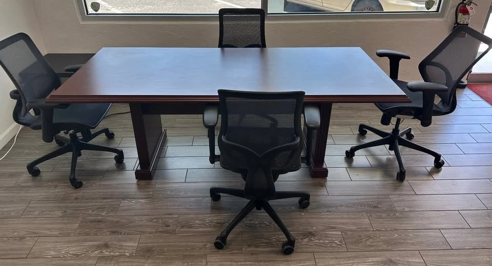 Conference room table & 4 chairs set - Image 1 of 3