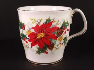 Royal Albert Yuletide Mug Christmas Poinsettia Design Gold Trim 3.25 inches tall - Picture 1 of 9