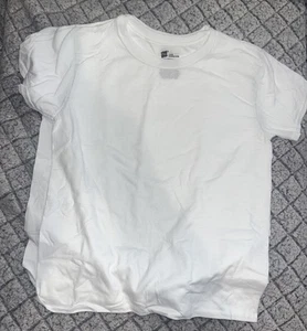 Paquete de 4 camisetas blancas grandes que absorben la humedad cuello redondo manga corta Hanes para niños - Imagen 1 de 7