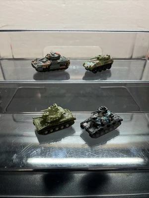 Lote #1 R2 vintage de veículos tanques militares Micro Machines - Imagem 1 de 4