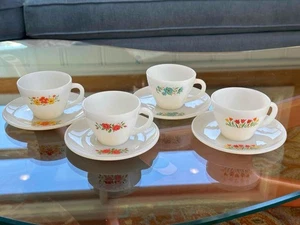 Vintage Fire-King Milchglas Teetasse & Untertasse Blumen Anchor Hocking Mix 4er Set - Bild 1 von 18