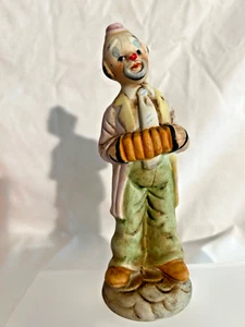 CLOWN#1 SAD FACE PLAYING ACCORDION_8.75" BISQUE CERAMIC~VINTAGE - Imagen 1 de 4