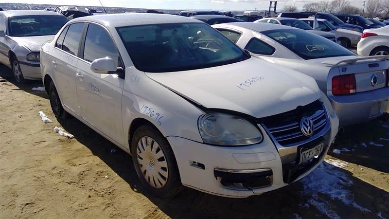 Pinza de freno de disco trasera derecha usada se adapta a: Volkswagen Jetta 2008 SW 260mm 10. Foto 1 de 4