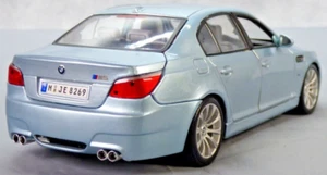 BMW M5 E60 1:18 V10 Ultima Aspirazione Auto Giocattolo Singola Avventurina Argento Metallizzato - Foto 1 di 12