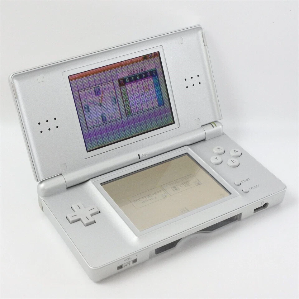 Nintendo DS Lite Sistema Portatile - Gloss Silver - Immagine 1 di 1