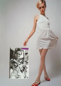 TWIGGY LAWSON Signed 16x12 Photo Display 60s Fashion Icon & CATWALK MODEL COA - Picture 1 of 1