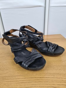 clarks black gladiator sandals