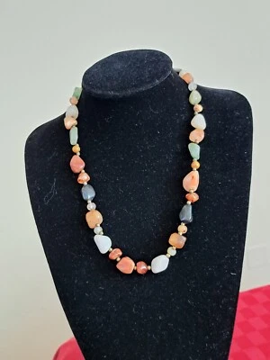 Collana vintage pietre dure di diversa qualità colore e forma - Immagine 1 di 4