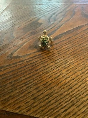 Betsey Johnson Turtle Ring Size 6.5 - Image 1 of 4