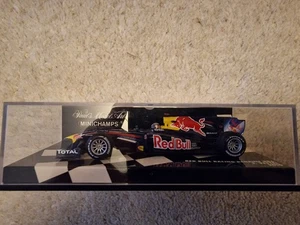 Sebastian Vettel Red Bull Racing Renault RB6 2010 F1  1:43 Minichamps - Picture 1 of 6
