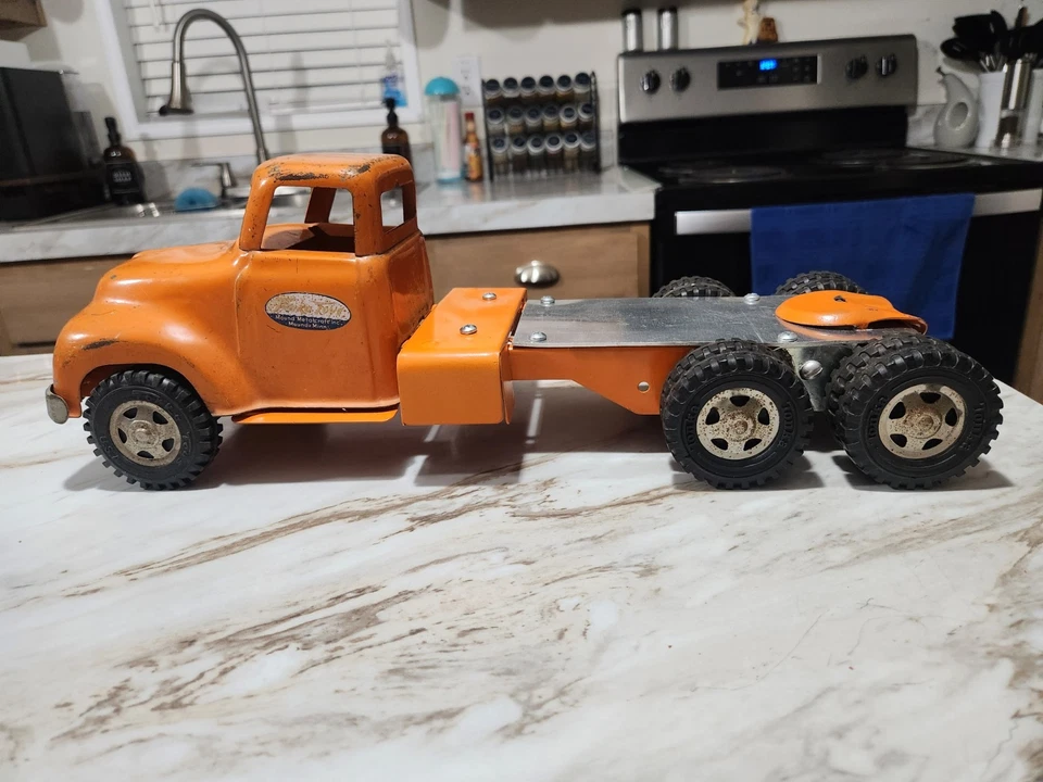 Vintage Tonka Semi - Image 1 of 4