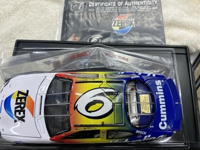 Mark Martin Zerex # 6 1/24 auténtico #984 de 8500 por acción Foto 1 de 4