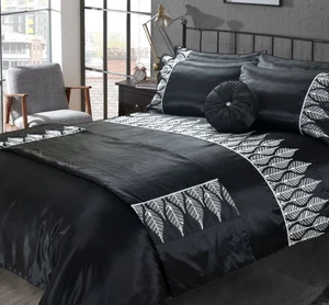 Set piumone nero Mabel con federe paillettes argento biancheria da letto di lusso taglie UK - Foto 1 di 12