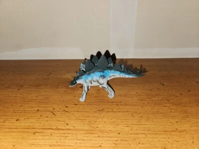 Mini dinosaurio Hasbro Paul Kirby's Stegosaurus Jurassic Park III 3 Foto 1 de 2
