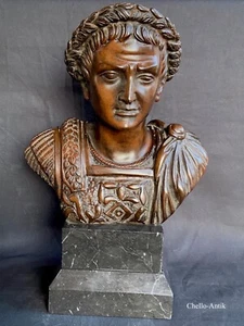 Busto in Bronzo di Imperatore Romano su base in Marmo Nero - XX sec. - Foto 1 di 6