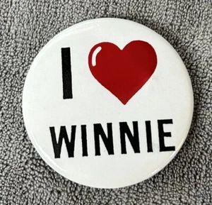 Winnie, Texas I Love Winnie Pinback-Knopf - sehr guter Zustand - Bild 1 von 2