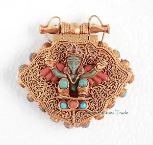 Colgante caja de oración Ghau Gau chapado en oro piedras de coral turquesa plateadas de Nepal - Imagen 1 de 7