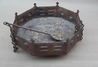 Antiguo quemador de incienso de fuego original de hierro forjado de gran tamaño con girador NH6484 Foto 1 de 4