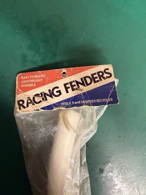 Bicicleta MCS Racing Fenders Blanca De Colección NOS 10 Velocidades Hecha en EE. UU. Foto 1 de 4