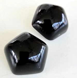 Vintage Chunky Pentagon Shaped Black Lucite Clip Earrings 1-1/8" in Card - Picture 1 of 8